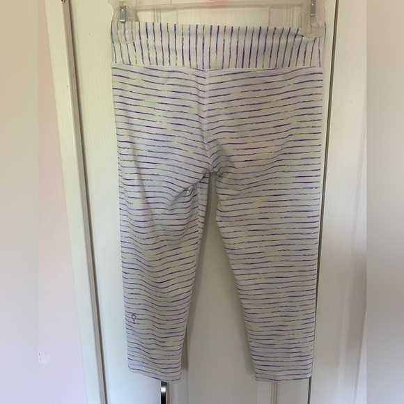 Ivivva (lululemon) Size 14 White Capri Leggings/Tights - Picture 2 of 5